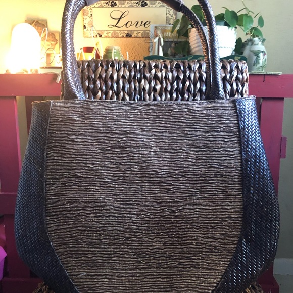 Stunning Handwoven Bag From Java Island, Indonesia - Picture 2 of 8